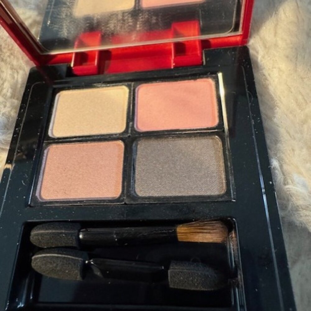 Koh Gen Do Maifanshi Mineral Eye Shadow Palette - 02 Pink